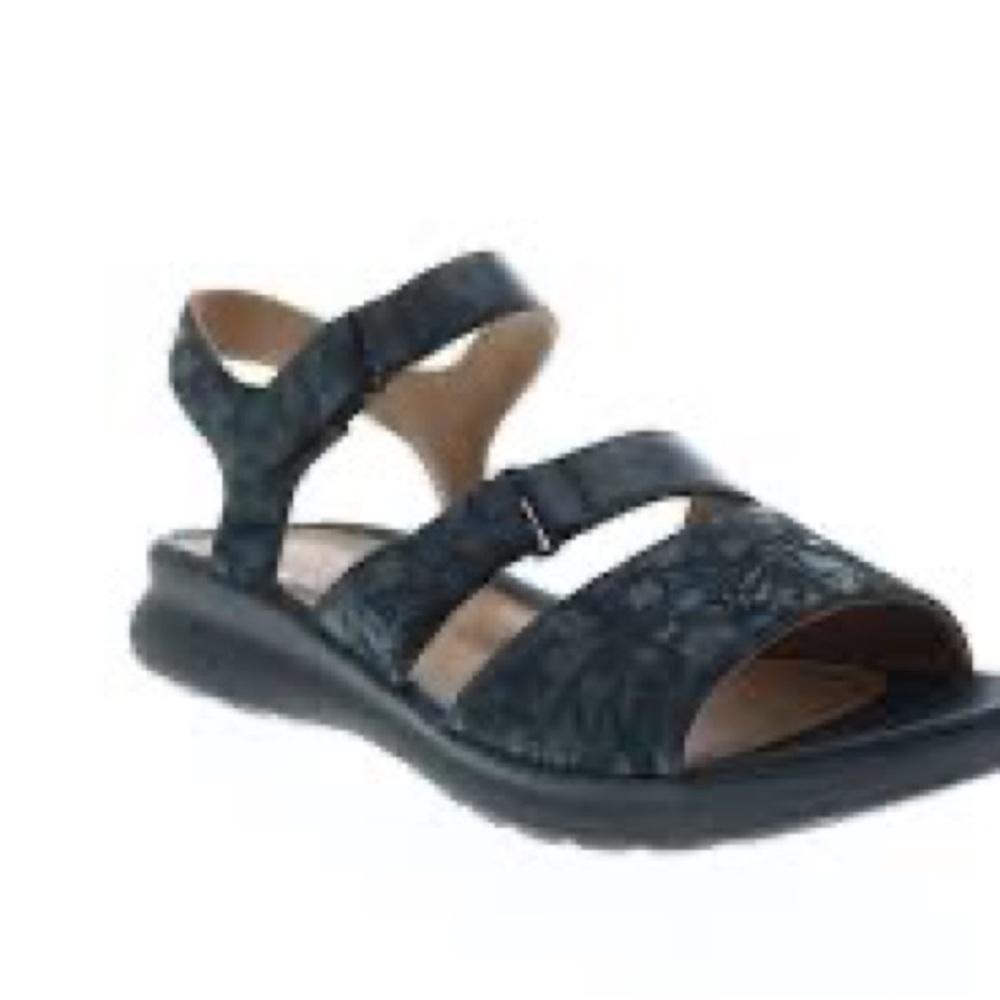 NEW!! Women’s Clarks Un Adorn Ease Black Sandal Size 6M